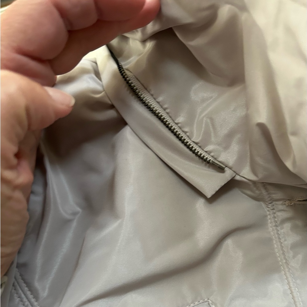 Danier women’s jacket - Picture 7 of 16